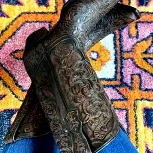 Stunning Design Womens Brown & Black Boots - Corral worn once 8.5 M